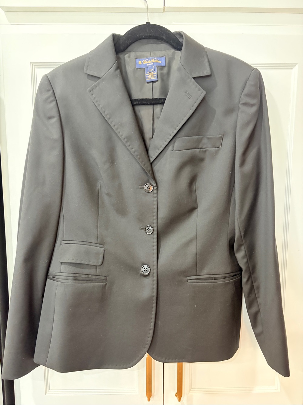 Brooks Brothers Black Women's Tailored Blazer 100% Wool. Classic